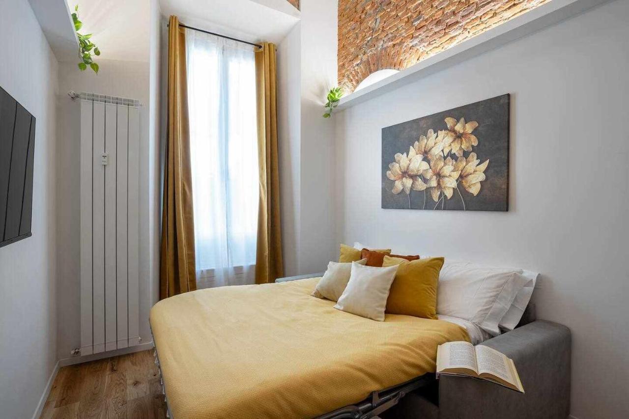 Rent Apartment - Duomo Brera - Elegant Suite In Design District — Photos 3